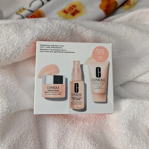 Clinique Moisture Surge Set - Peach Tones - Picture 1 of 3